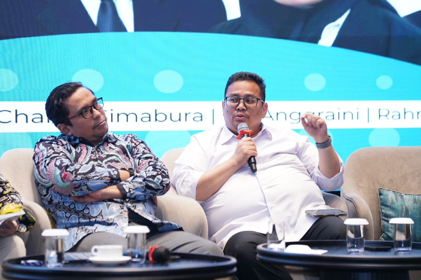 menuju deokratisasi